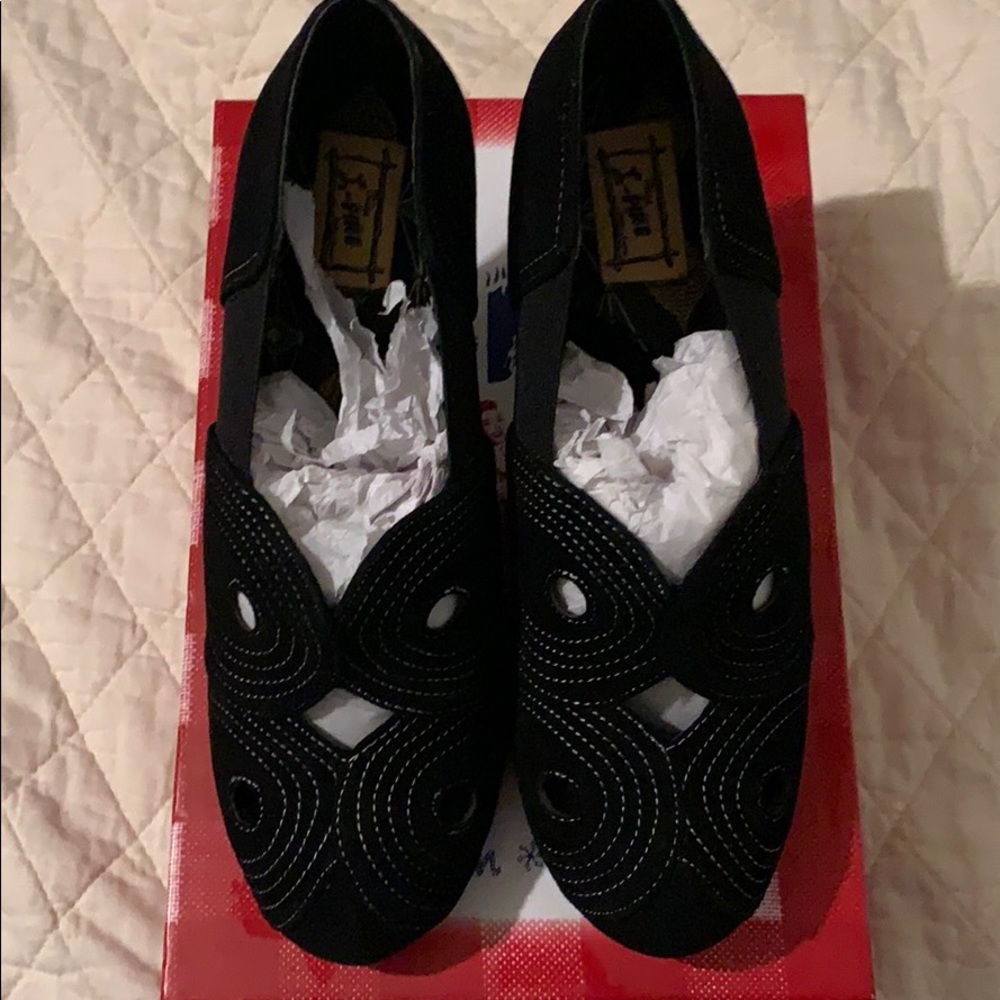 Black miss L fire liberty heels